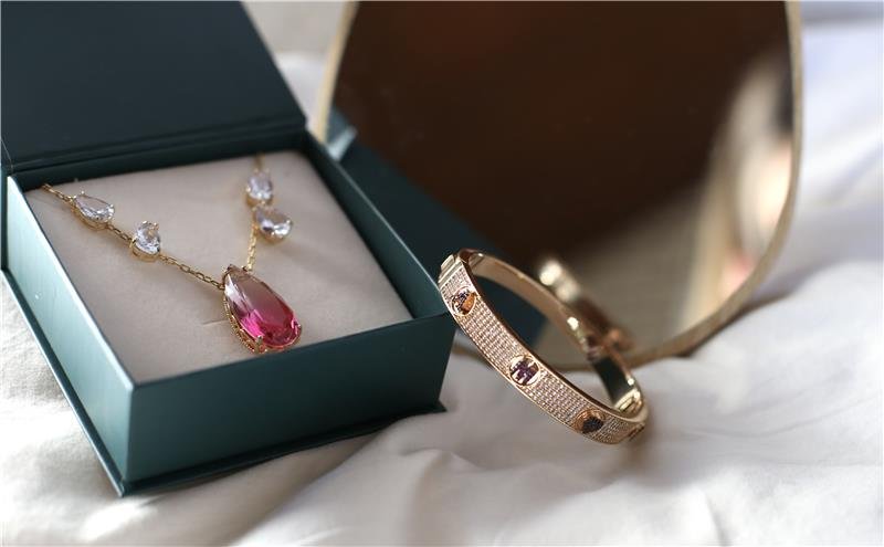 CONJUNTO COM ZIRCONIA
