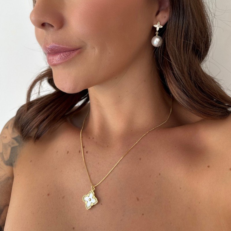 CONJUNTO FLOR COM MADRE PEROLA 