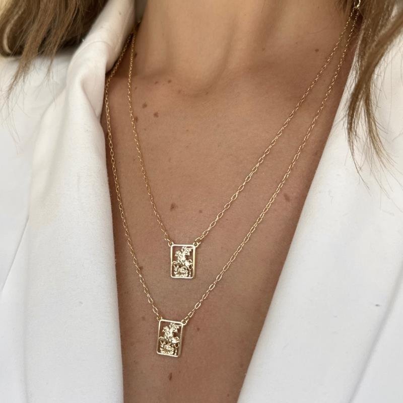 ESCAPULÁRIO SÃO JORGE VAZADO RETANGULAR FOLHEADO A OURO