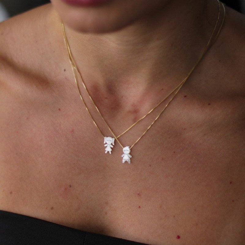 GARGANTILHA MENINA DE MADRE PEROLA