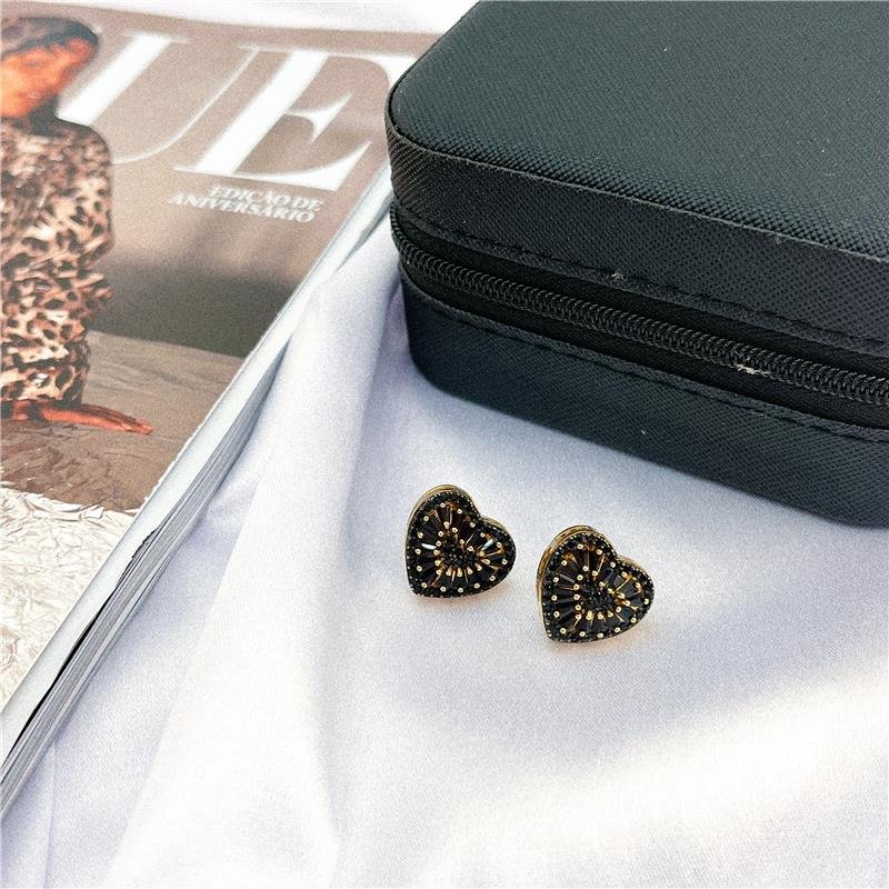 BRINCO CORACAO COM ZIRCONIA PRETO
