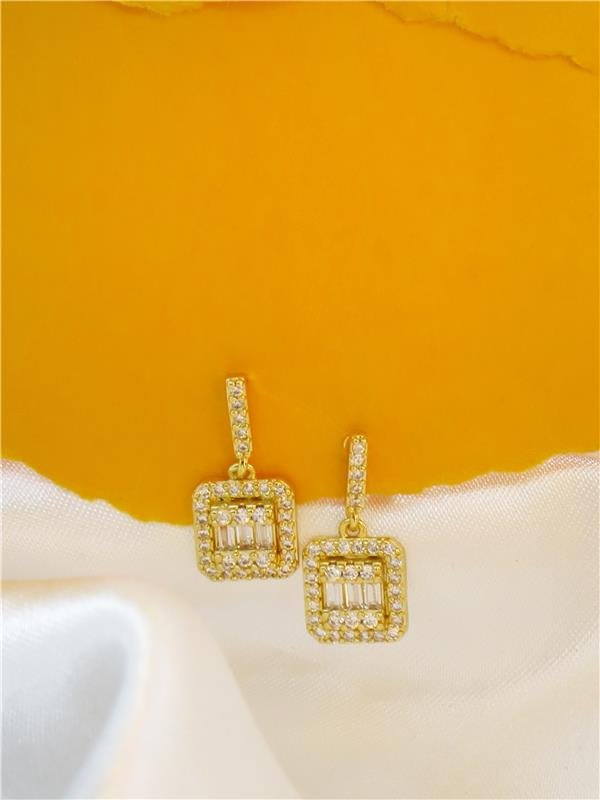 BRINCOS COM ZIRCONIA