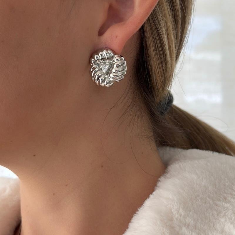 BRINCO FOLHEADO A OURO COM ZIRCÔNIA CENTRAL