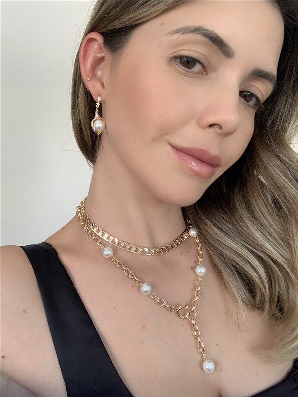 BRINCO PEROLA SHELL 14MM FOLH. OURO