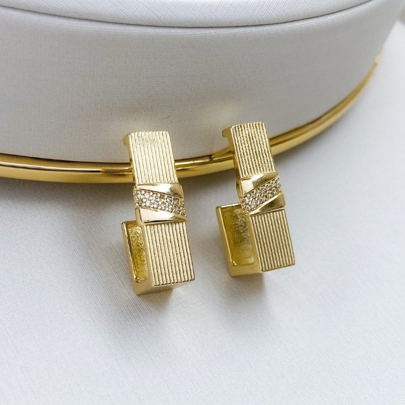 BRINCO LISO COM ZIRCONIA