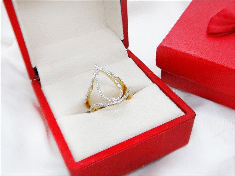 ANEL EDICAO LIMITADA FOLH. OURO