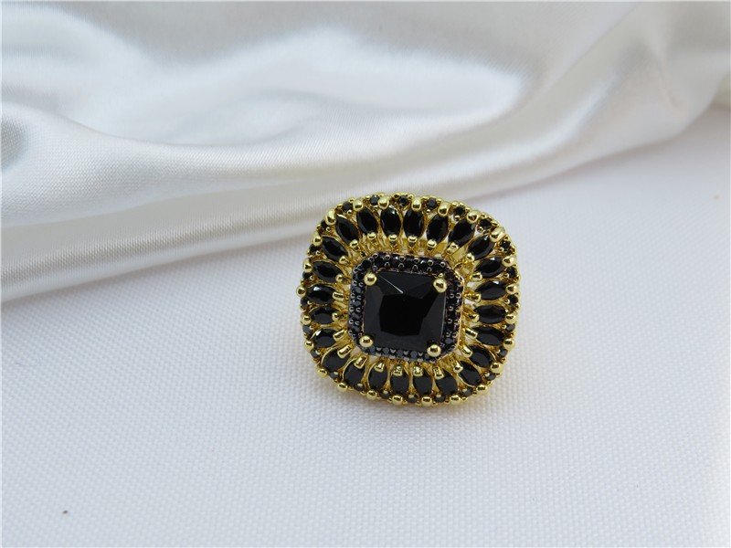 ANEL COM ZIRCONIAS